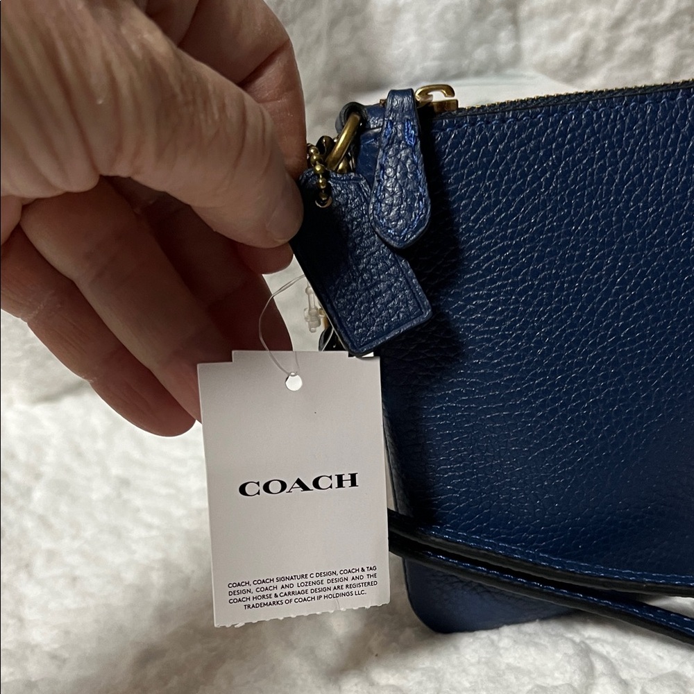 NWT Coach Deep Blue Leather Wristlet - Picture 3 of 9
